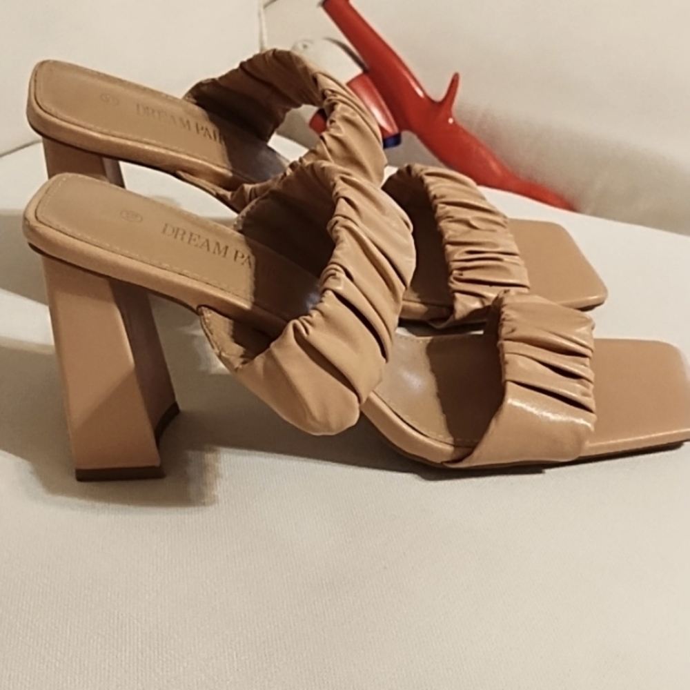 Dream pairs heels size 10 - Picture 2 of 5